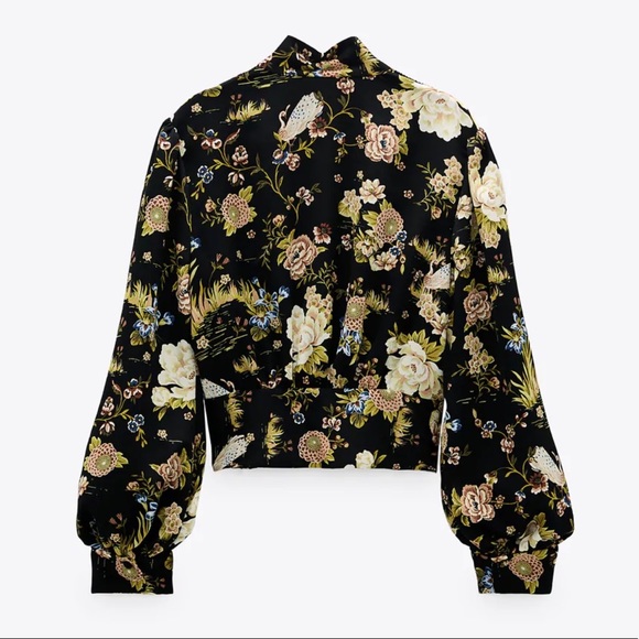 Zara Ruched Crop Top - Picture 5 of 6